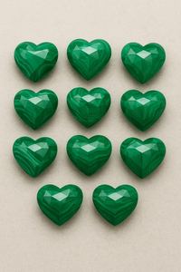 Pierre précieuse de malachite verte noire naturelle de qualité AAA, 8 mm, forme de cœur, coupe en rose, cirée/encollée, en vrac pour la fabrication de bijoux - Product Image 5