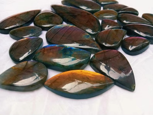 Alta calidad 100% púrpura labradorita cabujón superior Mineral piedras preciosas sueltas para regalo de joyería pulida a mano para mujeres y hombres - Product Image 3