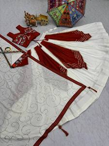 LANZAMIENTO NUEVO NAVRATRI ESPECIAL LEHNEGA CHOLI TELA RAYON ALGODÓN CON GAMTHI Y TRABAJO DE ESPEJO REAL - Product Image 6