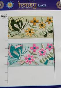 ผ้าลูกไม้ปักสีขาวสำหรับผ้าคลุมหน้าและชุดเจ้าสาว - Product Image 2