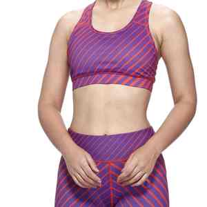 Conjunto de yoga personalizado para mujer que ofrece soporte elástico, transpirable y comodidad suave para sesiones de yoga y gimnasio. - Product Image 5