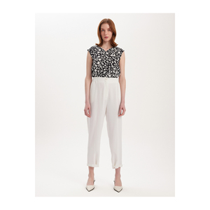 Pantalon pour femme BGN à taille élastique avec détails à pression, confortable et élégant - Product Image 1