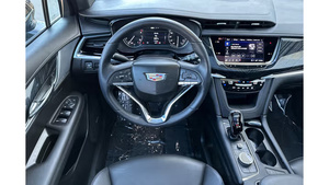 Cadillac XT6 Premium Luxury AWD 2025 d'occasion en excellent état, moteur turbo, boîte automatique, sièges en cuir foncé - Product Image 3