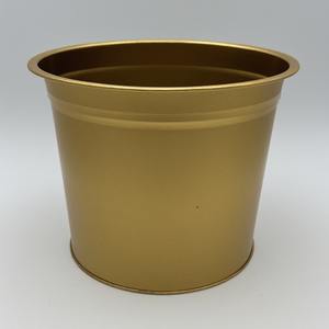 Hosepot dorado de latón antiguo pulido con acabado martillado único perfecto para esquinas interiores espacios de decoración tradicional al aire libre - Product Image 1