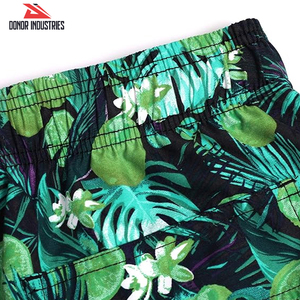 2025 hommes décontracté taille élastique cordon Shorts doux au toucher impression plage vacances à la mode sport Sublimation pantalon - Product Image 4