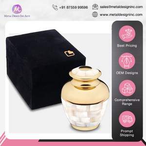 Vente en gros d'urnes commémoratives en laiton nacré poli doré contenants décoratifs de qualité supérieure pour le stockage des cendres - Product Image 3