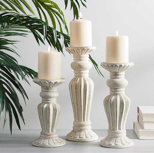 Candelabros de madera estilo granja desgastados con un relieve de girasol blanco elevado, disponibles a precios al por mayor. - Product Image 6