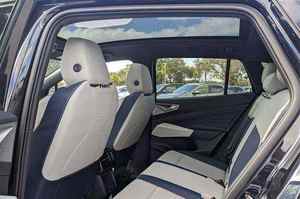 VOITURE D'OCCASION FULL OPTION 2024 VOLKSWAGEN ID.4 Pro S WAGON PRÊTE À ÊTRE EXPÉDIÉE - Product Image 4