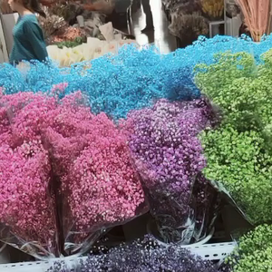 ดอกกุหลาบแดงไฮบริดแบบตัดแต่ง บรรจุสดใหม่ - Product Image 1