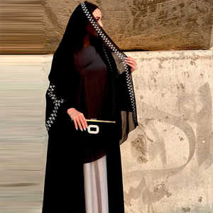 Abaya noire à manches longues anti-rides brodée à Dubaï pour femmes musulmanes en soie de prière vente en gros et en ligne - Product Image 5