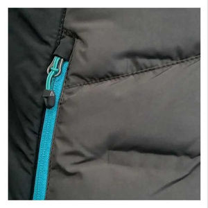 Chaqueta Acolchada con Capucha Negra de Alta Calidad para Hombre, Abrigo de Invierno para Adultos 2025 con Logotipo Frontal - Product Image 6