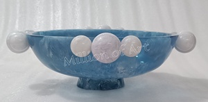 ชามผลไม้เรซิ่นสีน้ำเงินหรูหรา ปี 2025 พร้อมหูจับทรงกลมสีขาวเคลือบเงา ดีไซน์ใหม่ ชามเสิร์ฟผลไม้สีฟ้าอมเขียว ปรับแต่งได้ ทำด้วยมือ 3 มิติ ทันสมัย - Product Image 2