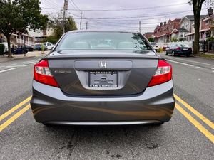 Útilmente usado 2012 Ho-n-da C-i-v-i-c LX - Product Image 5