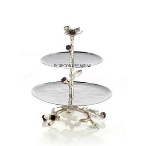 ฐานตั้งเค้กทรงกลมทำจากแป้งเคลือบสีดำและเคลือบทองลายผีเสื้อ - Product Image 3