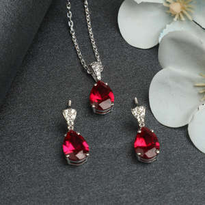 Ensemble de boucles d'oreilles pendantes en argent sterling 925 avec diamant taille poire rouge sang, plaqué rhodium et zircone suisse - Product Image 2
