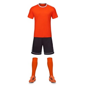 Uniformes de fútbol rojos Nuevo diseño Jersey de fútbol Equipos deportivos Logotipo bordado personalizado Adultos Uniformes de fútbol juvenil blanco - Product Image 5