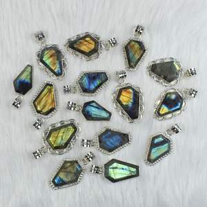 เครื่องประดับจี้ลาบราดอไรต์ฉูดฉาดสร้อยคอโลงศพเงินสเตอร์ลิงพร้อมขอบสร้อยคอลาบราดอร์ชุบเสน่ห์ - Product Image 3