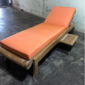 Tumbona de Madera de Teca de Alta Calidad con Cojín y Mesa Lateral Extraíble, Tumbonas Ajustables para Exteriores, Silla de Playa para Piscina - Product Image 3