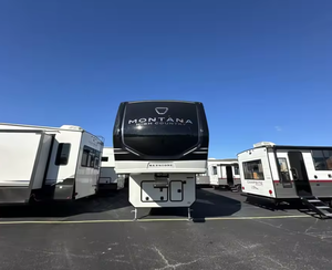 2025 2024 2026 Keystones Montana High Country 373RD RVs Autocaravanas Remolques de Viaje - Product Image 2
