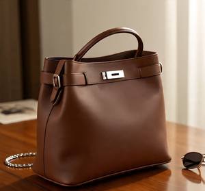 2025 recién llegado, bolso de cubo de cuero genuino de lujo para mujer, bolso de mano marrón personalizado con cierre de cremallera - Product Image 5