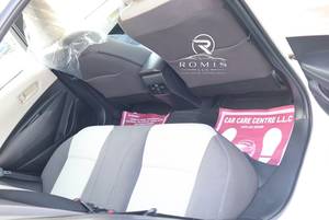 Toyota Corolla XLI Sedan 5 Posti Fari a LED Climatizzatore Automatico Pneumatici R16 Guida a Sinistra Alimentazione a Benzina - Product Image 4