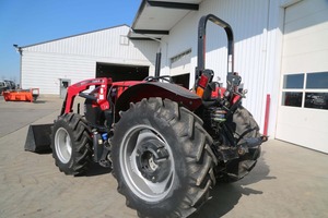 Compre un tractor agrícola fuerte y eficiente: el tractor Case IH Farmall 105A garantiza un funcionamiento fluido en diversas condiciones de campo. - Product Image 6