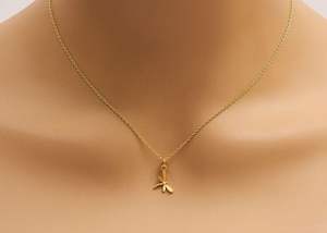 Collier à chaîne pendentif libellule créatif et délicat pour mariage en or jaune 10 carats dernière mode libellule mignonne en vente - Product Image 3