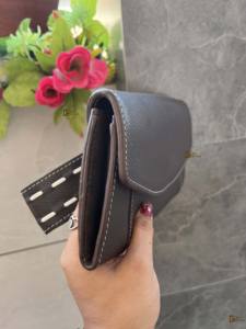 Pochette multi-cartes en cuir véritable pour femmes avec cuir recyclé pour un usage quotidien ou une soirée - Product Image 2