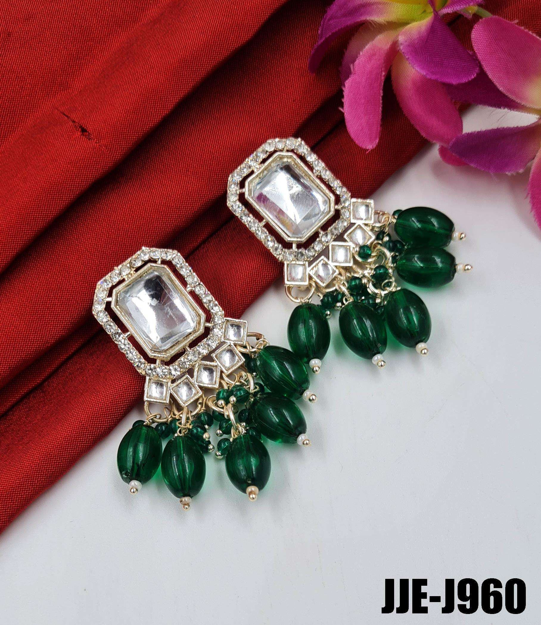 สีเขียว