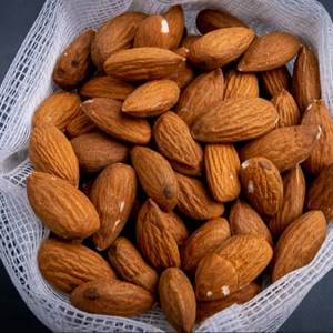 Amandes blanchies crues certifiées ISO biologiques - Amandes séchées de qualité supérieure, 100% naturelles, 20 kg à vendre - Product Image 1