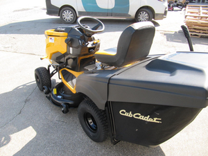 รถแทรกเตอร์ตัดหญ้า Cub Cadet XT2 QR106 ขนาด 106 ซม. 21.5 แรงม้า เครื่องยนต์ Kawasaki FR651V V-Twin ระบบส่งกำลังไฮโดรสแตติก ถังน้ำมัน 320 ลิตร ขาย - Product Image 4