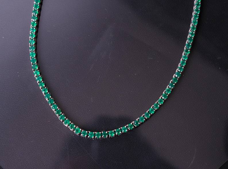 สีเขียว