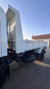 Nouveau camion benne Isuzu NPR 2024, 131 CV, 4,6 L, norme d'émission Euro 6, châssis 4 cylindres, éclairage, diesel, transmission manuelle, hydraulique - Product Image 4