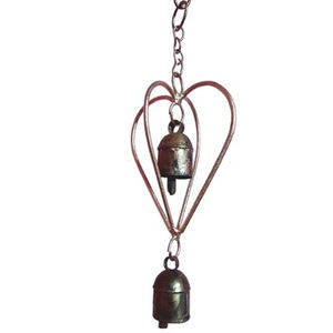 Cloches murales élégantes en forme de cœur cloches suspendues en métal doré de qualité supérieure parfaites pour les décorations de jardin au meilleur prix - Product Image 1