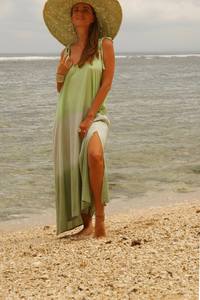 Robes élégantes de haute qualité pour dames Dernier produit fabriqué à la main Nouveau design Taille naturelle Costumes pour femmes pour la fête - Product Image 5