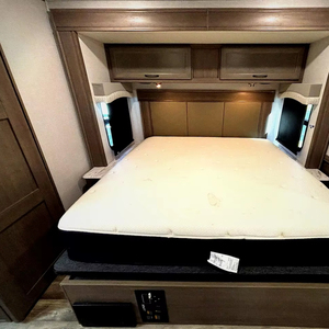 ผู้จัดจำหน่ายรถบ้านมือสอง ปี 2024 รุ่น Fleet wood RV Flair Class A เครื่องยนต์แก๊ส 32N - Product Image 2