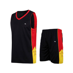 Vêtements de sport de basket-ball respirants de haute qualité pour hommes ensemble de maillots de basket-ball en polyester au design personnalisé avec short - Product Image 4