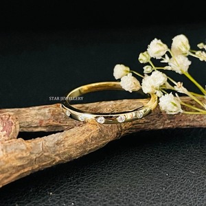 แหวนทองคำแท้ 14K ดีไซน์เรียบหรู ประดับเพชรธรรมชาติ ของขวัญสุดหรูสำหรับวันครบรอบ - Product Image 3