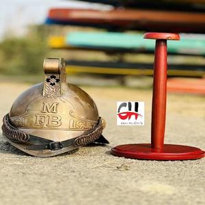 Casco de bombero de latón Merryweather de Calvin Handicrafts, diseño británico, hecho a mano, con grabado redondo impreso y tallado. - Product Image 6