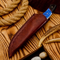 Couteau de chasse et de dépecage artisanal en acier au carbone, multifonction, léger, à lame partiellement dentelée, manche en résine de buffle