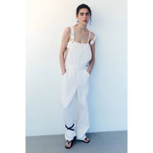 Salopette en jean taille haute en coton, style streetwear, avec technique délavée, style été, avec logo à la taille - Product Image 1