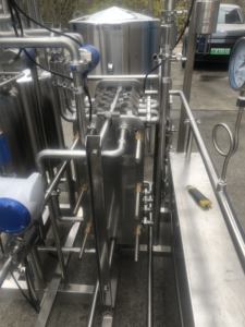 Pasteurizador de Placas con PLC y Bomba para el Procesamiento Continuo de Alimentos Líquidos Basado en Condiciones Operativas Definidas - Product Image 5