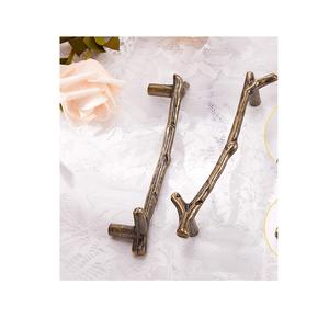 ที่จับถาดเสิร์ฟทองเหลืองสุดหรูถาดไม้เรซินดีไซน์ล่าสุดทำด้วยมือด้ามจับถาดรองทองเหลืองสุดพิเศษ - Product Image 2