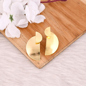 Pendientes de Botón de Latón de Alta Calidad Chapados en Oro, Pendientes de Moda para Boda, Pendientes de Diseñador Hechos a Mano para Mujer, Fabricante Mayorista - Product Image 2