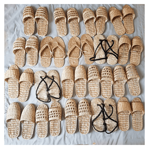 Pantuflas de Jacinto de Agua, Pantuflas Tejidas a Mano con Forro Suave para Relajarse en Casa y Regalar, Origen Vietnam - Product Image 1