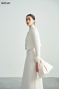 Chaquetas Cortas Elegantes JUHI, Manga Larga, Chaquetas de Mujer con Cuentas Hechas a Mano, Colección Sunset, Tejido de Punto Jersey con Relieve de Calidad - Product Image 5