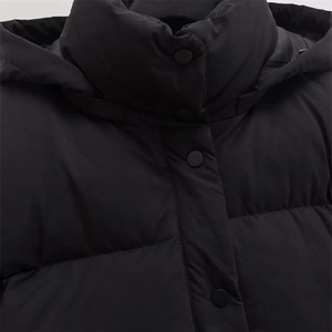 Chaqueta acolchada con diseño personalizado y cremallera para mujer, chaqueta acolchada transpirable al por mayor - Product Image 3