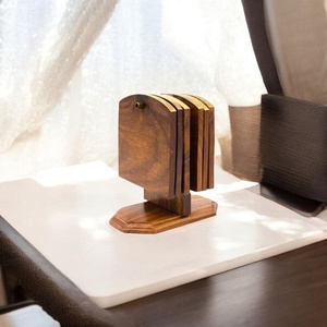 Juego de alta demanda de 4/5 soportes de bambú cuadrados personalizados con posavasos de madera natural, alfombrillas lisas para tazas, venta al por mayor personalizada a granel - Product Image 1