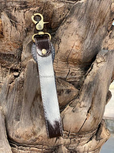 Nuevo Llavero de Cuero Auténtico Hecho a Mano con Forma de Pulsera, Accesorio de Estilo Occidental, Llavero de Pulsera Vaquera - Product Image 5