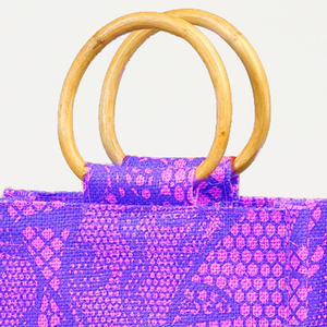 Sacs fourre-tout en PVC réutilisables écologiques Bouteille en jute imprimée sur tout le pourtour avec poignée en canne Logo personnalisé de taille moyenne pour un usage quotidien - Product Image 6